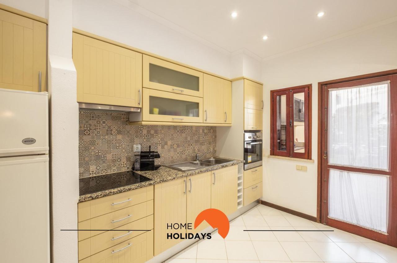 #015 Buganvilia By Holidays *