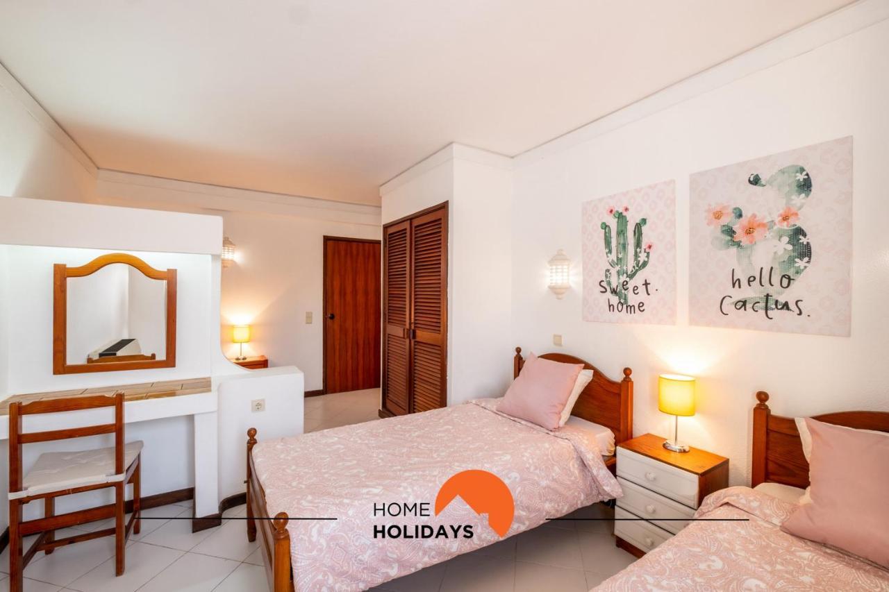 #015 Buganvilia By Holidays