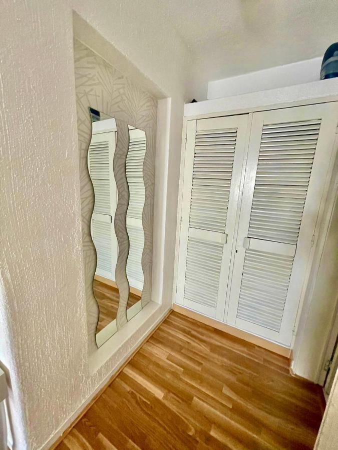 Cozy And Stylish Just 800m From The - New On Booking! *