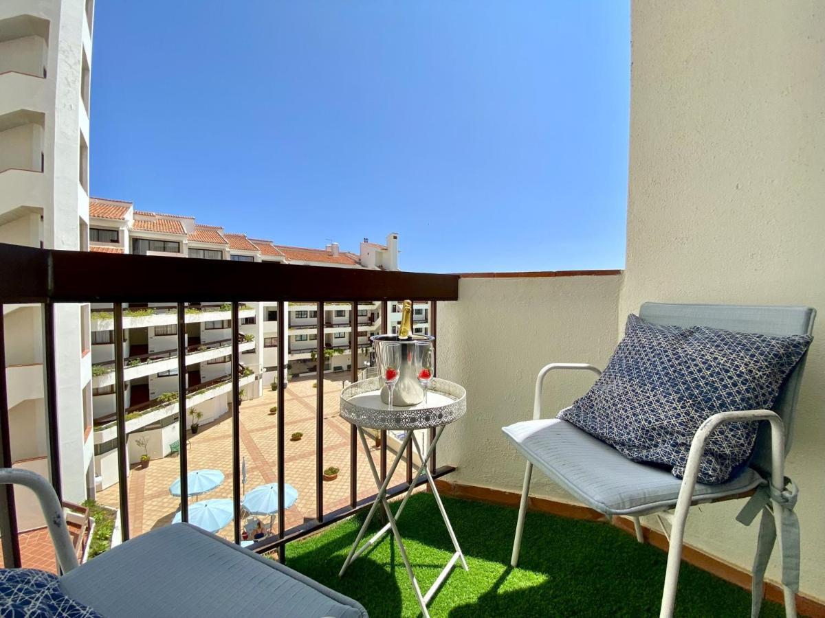 Sky Light With Pool By Homing Apartamento *