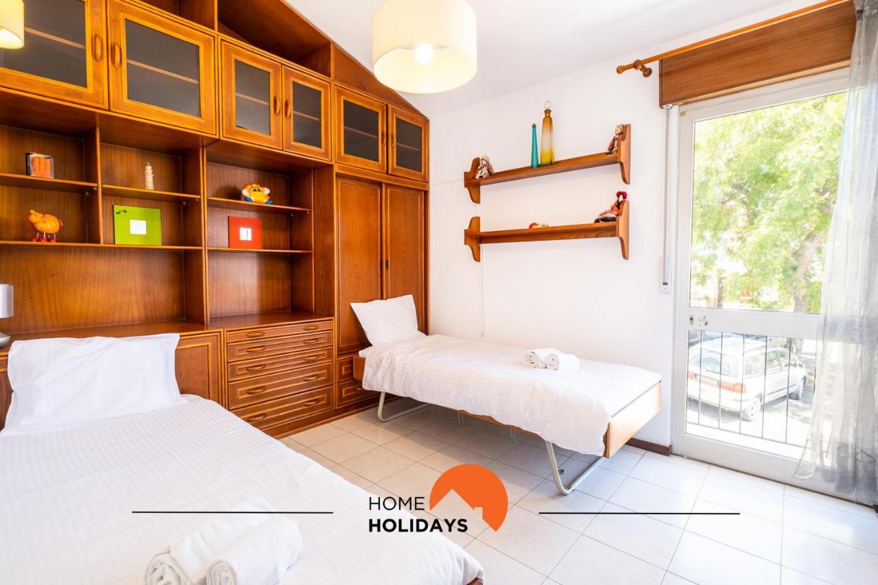 #047 Almond Tree By Holidays Holiday home *