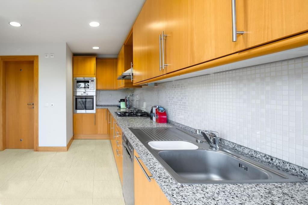 Lidia Oura With Private Swimmingpool Villa *