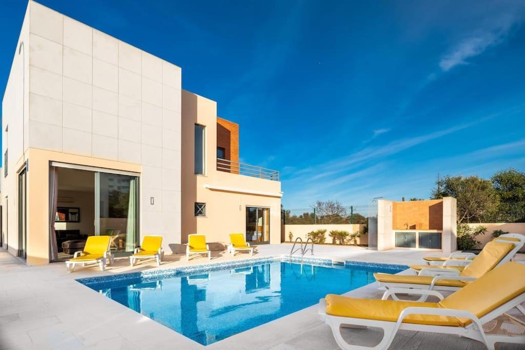 Villa Lidia Oura With Private Swimmingpool Albufeira