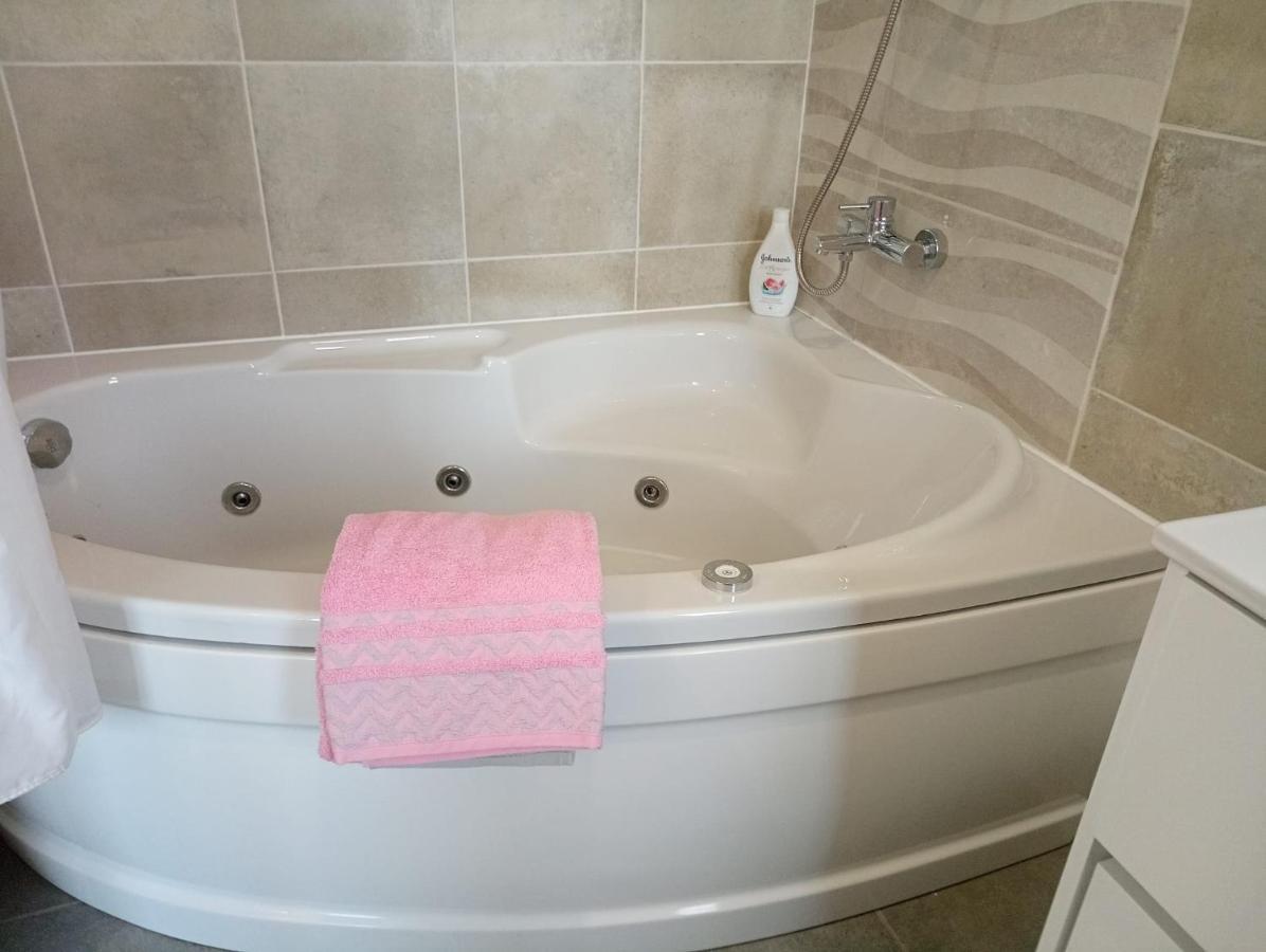 Luz 37 - Jacuzzi Terrace & Swimming Pool * Albufeira