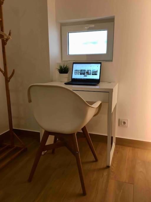 Great Sea View Apartment, Near The Beach, With Ac And Pools *