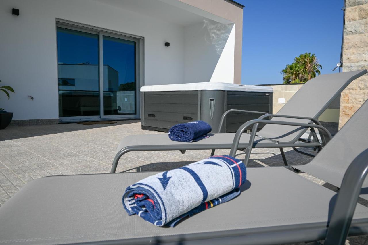 Luz 37 - Jacuzzi Terrace & Swimming Pool * Albufeira