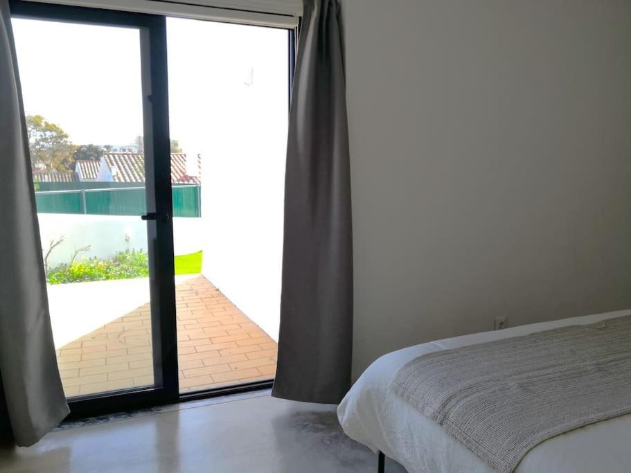 Airy 3br, Ac, Garden, 2min Strip, 8min Oura Albufeira