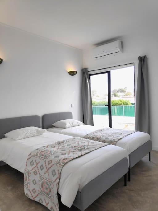 Airy 3br, Ac, Garden, 2min Strip, 8min Oura