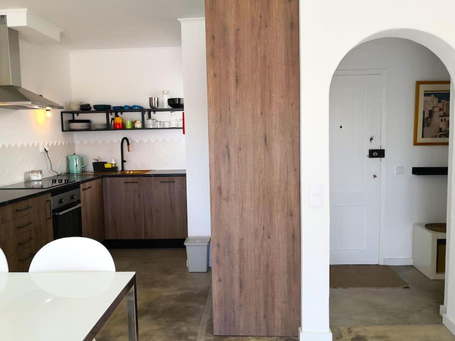 Airy 3br, Ac, Garden, 2min Strip, 8min Oura * Albufeira