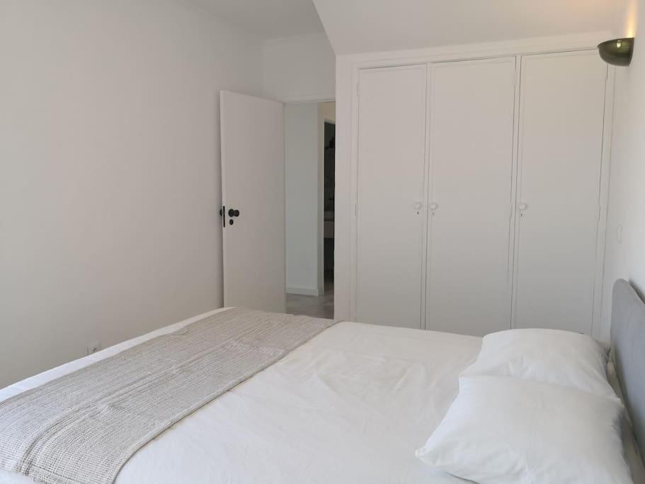 Airy 3br, Ac, Garden, 2min Strip, 8min Oura Apartment