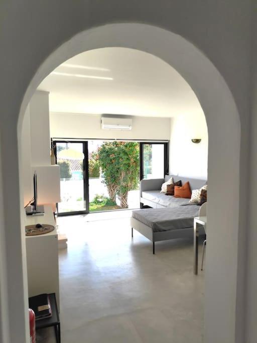 Airy 3br, Ac, Garden, 2min Strip, 8min Oura * Albufeira