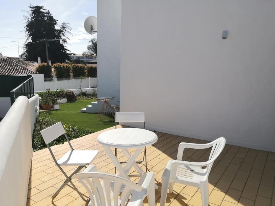 Airy 3br, Ac, Garden, 2min Strip, 8min Oura Apartment *