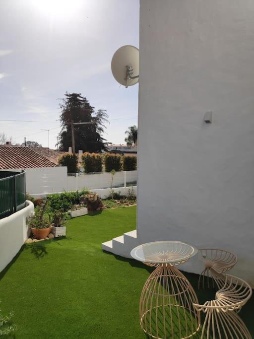 Airy 3br, Ac, Garden, 2min Strip, 8min Oura Apartment