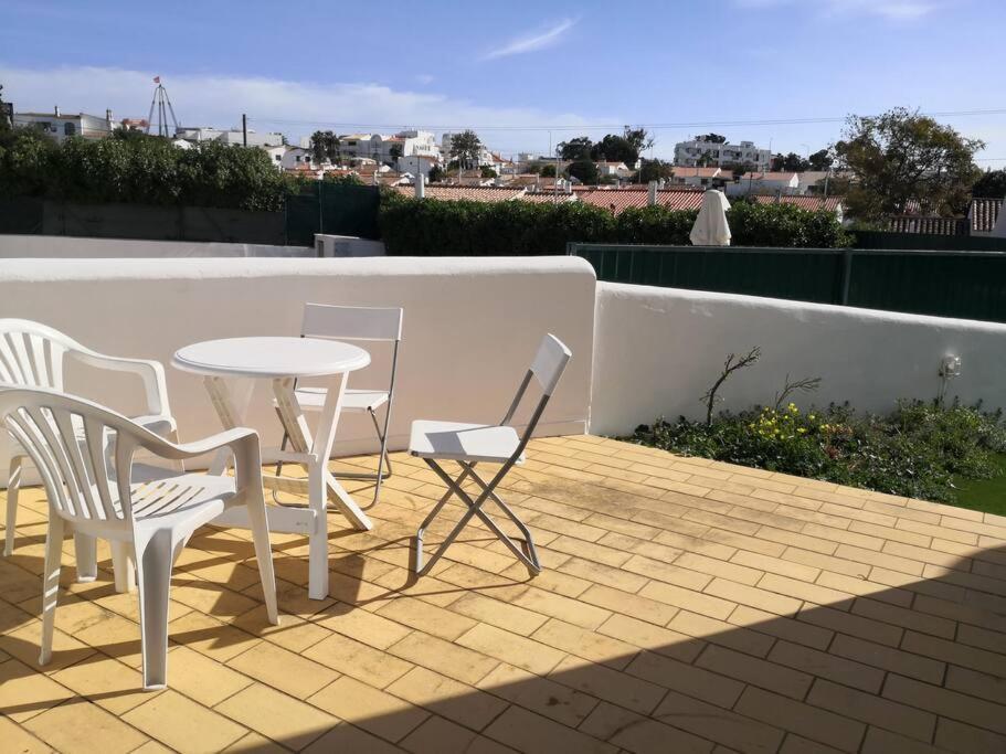Airy 3br, Ac, Garden, 2min Strip, 8min Oura Apartment