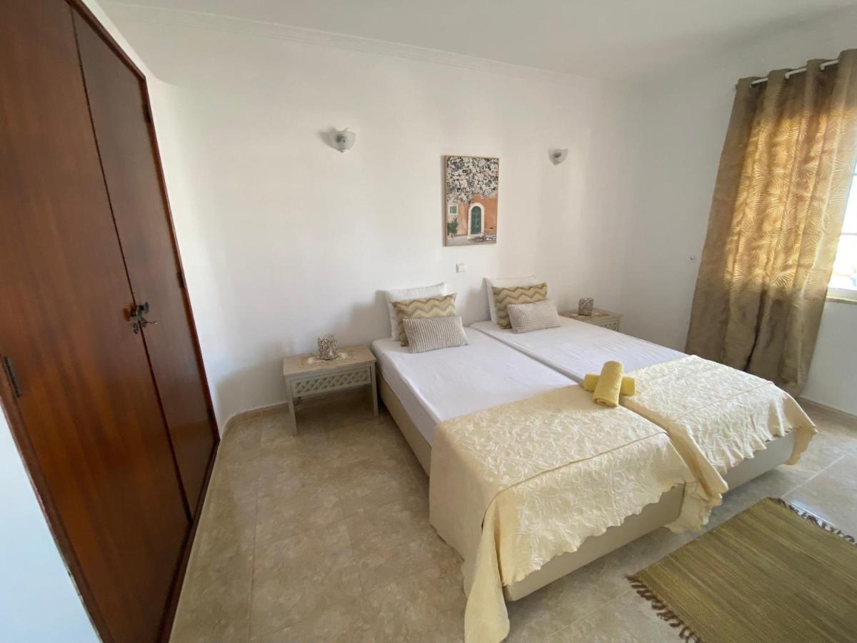 Moradia Olival- Bbq, 2 Quartos, Quintal Holiday home Albufeira