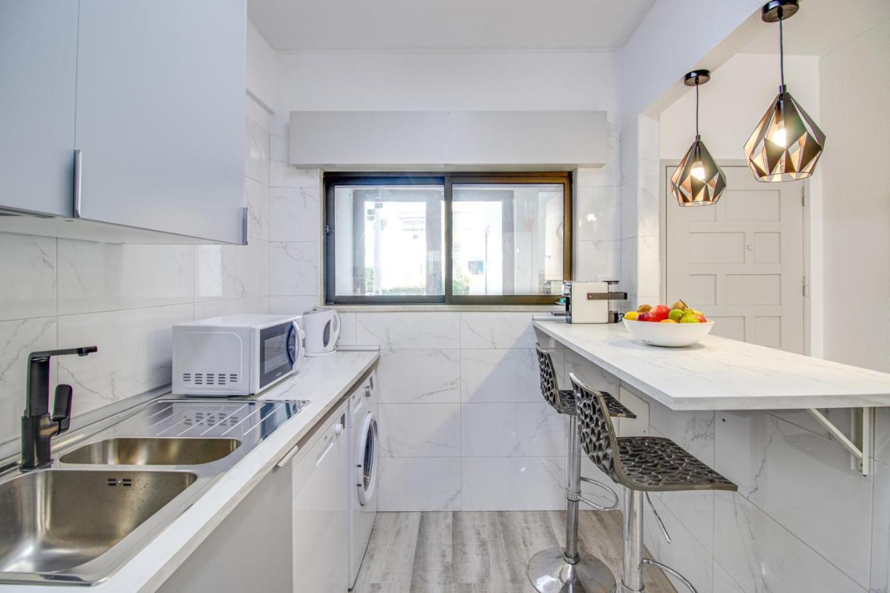 Apartment Renovated Oasis Ocean View 1bd Wi-fi 3 Min *