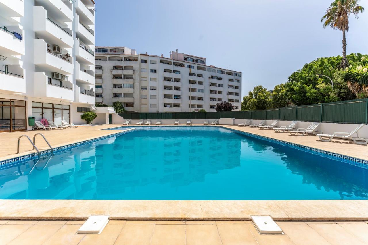 Modern 2 Bdr Flat W/balcony And Pool By Lovelystay Apartment *