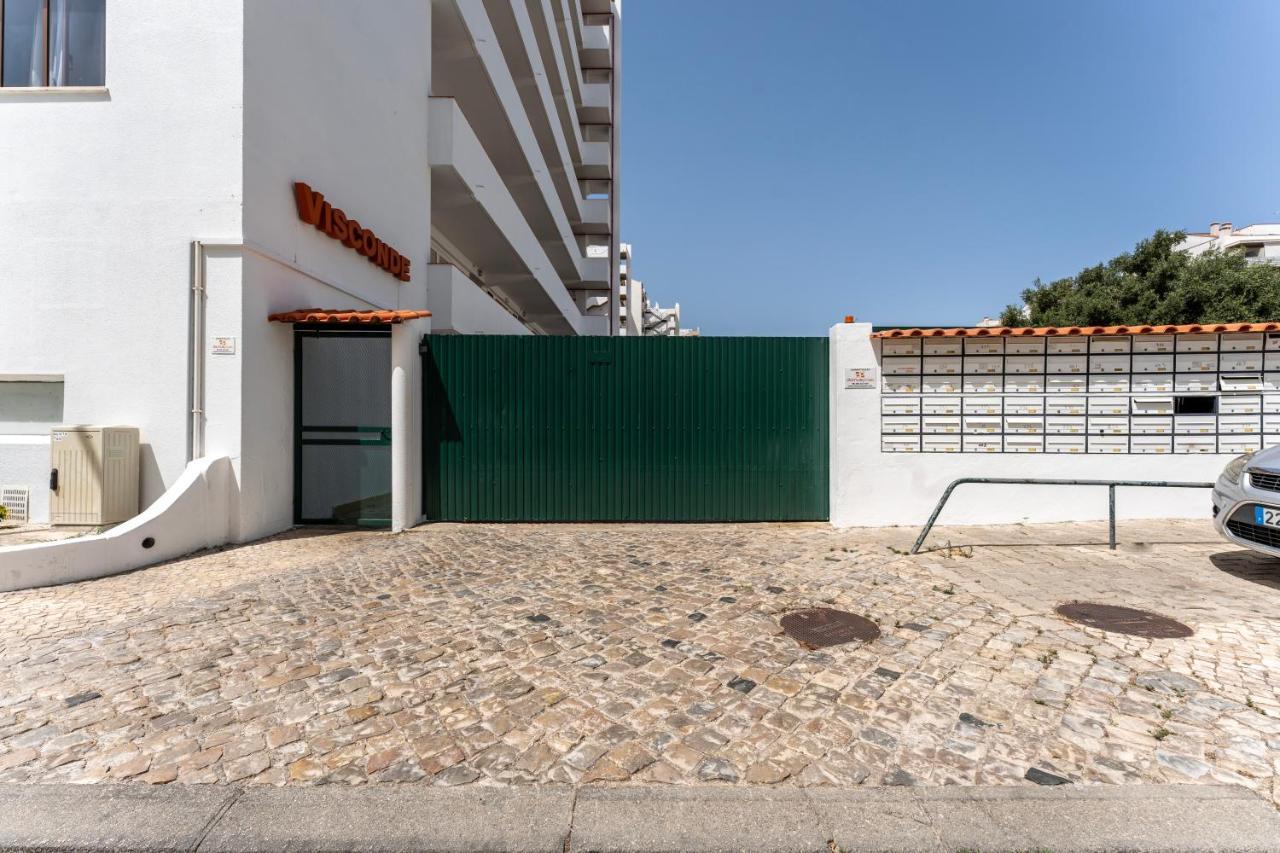 Modern 2 Bdr Flat W/balcony And Pool By Lovelystay