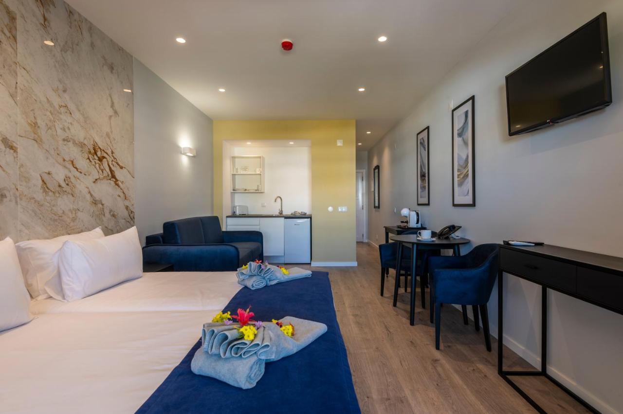 Emeralds Hotel