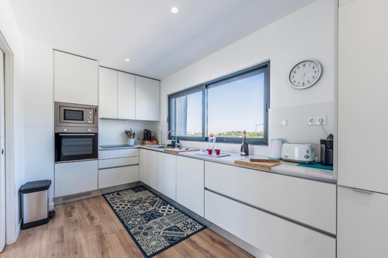 Stunning 3 Bdr Flat W/ Rooftop Pool By Lovelystay *
