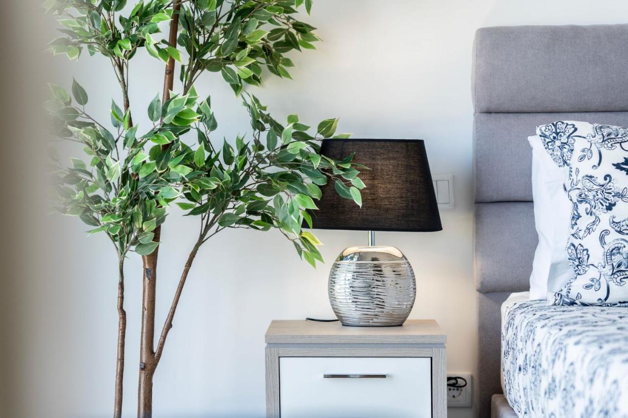 Apartment Stunning 3 Bdr Flat W/ Rooftop Pool By Lovelystay *
