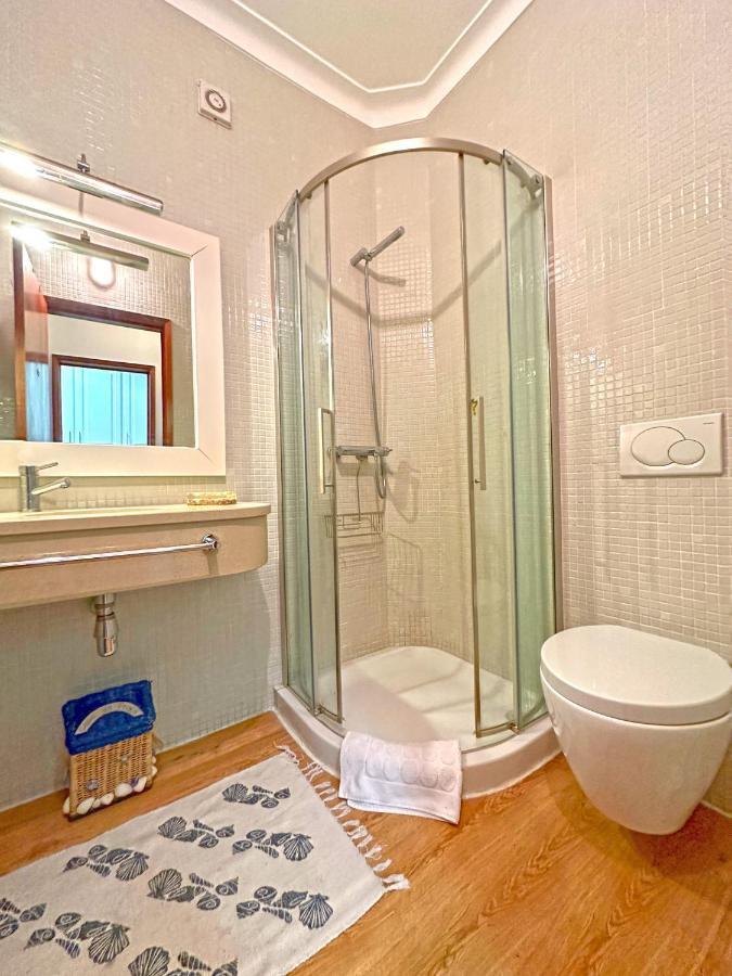 Oura Apartment