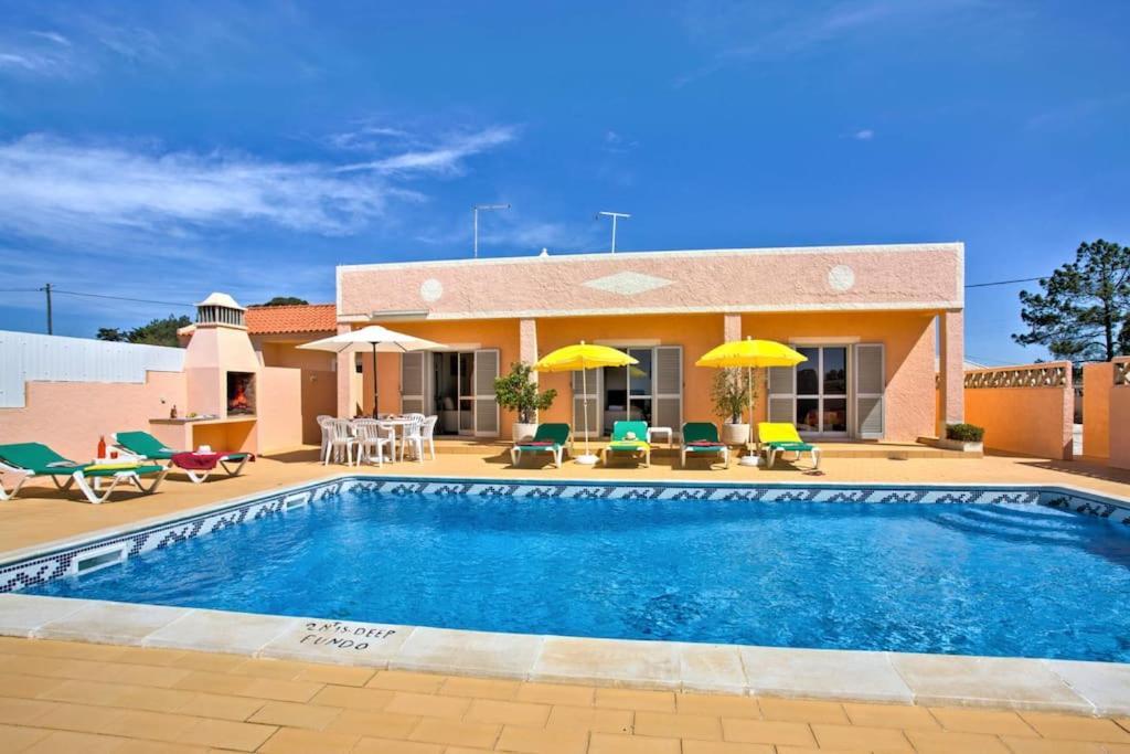 Villa Guita Family House *