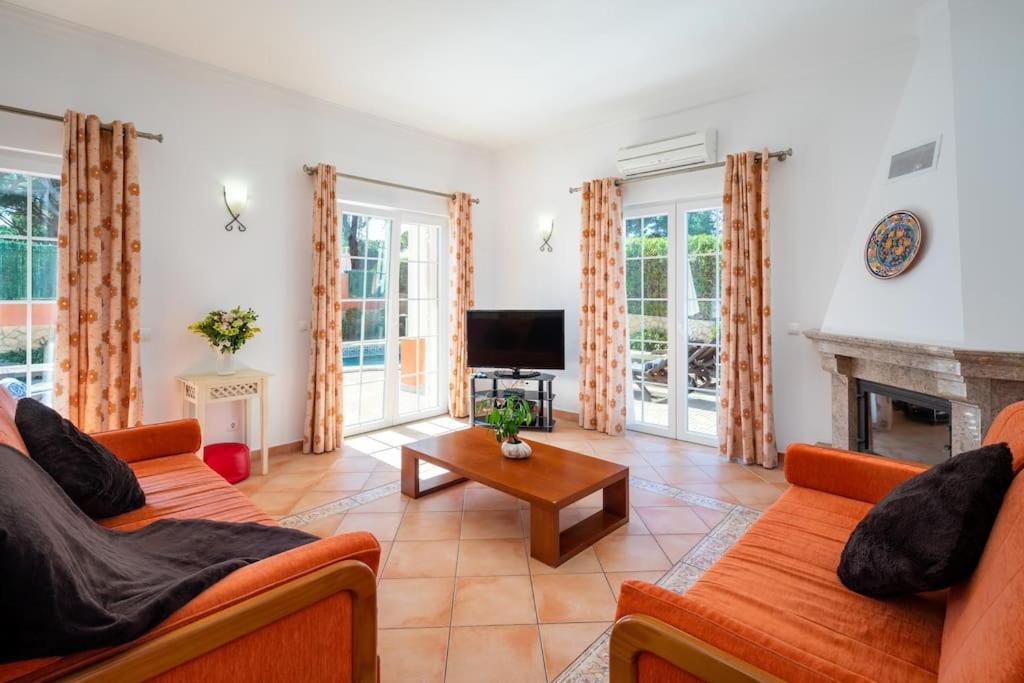 Villa 4 Bedrooom Private Ribeiro I Pool, Bbq, Ac, Wifi, Albufeira