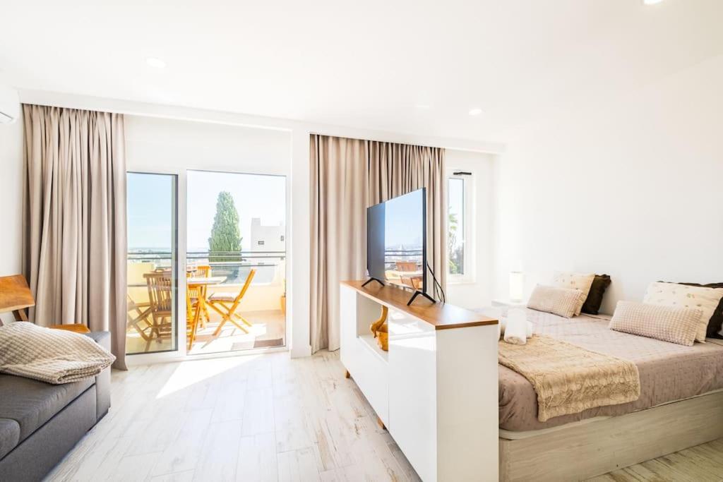 White - Ocean View Apartment *