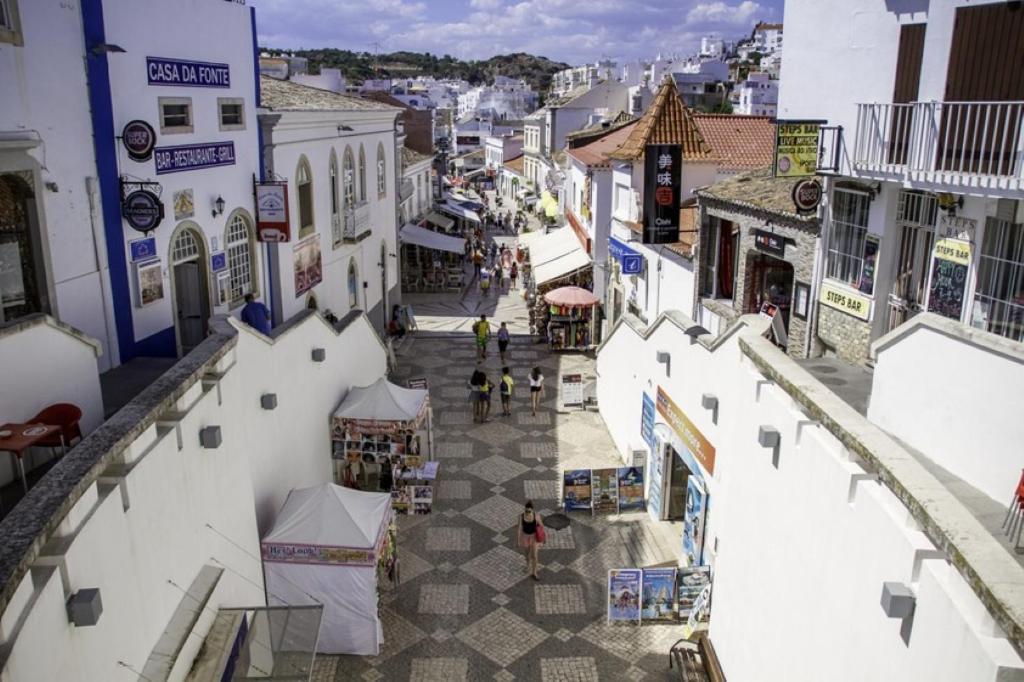 Espacoso T2, Em Olhos Agua Albufeira