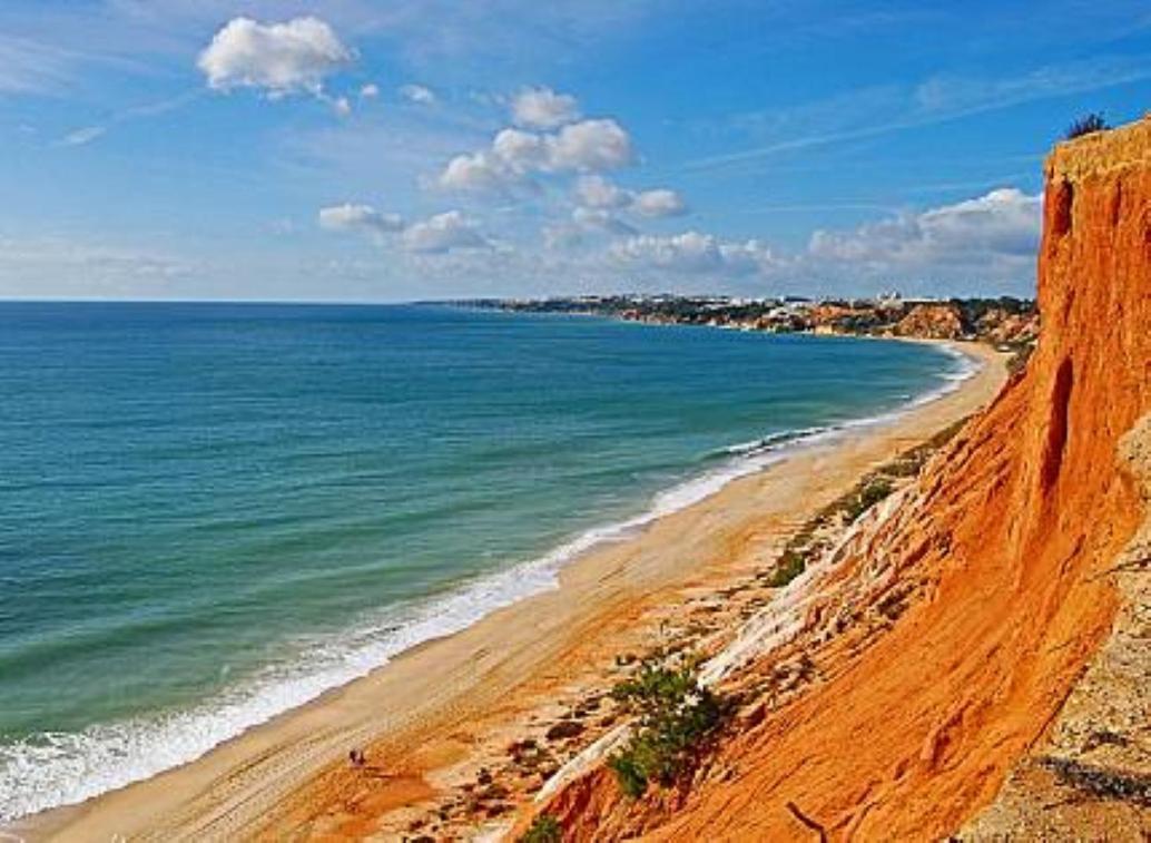 Espacoso T2, Em Olhos Agua * Albufeira