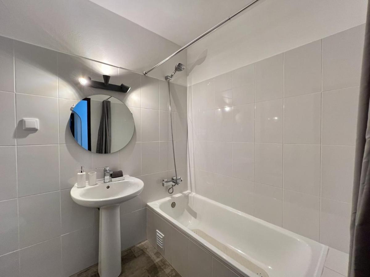 10 By Homing Apartment *
