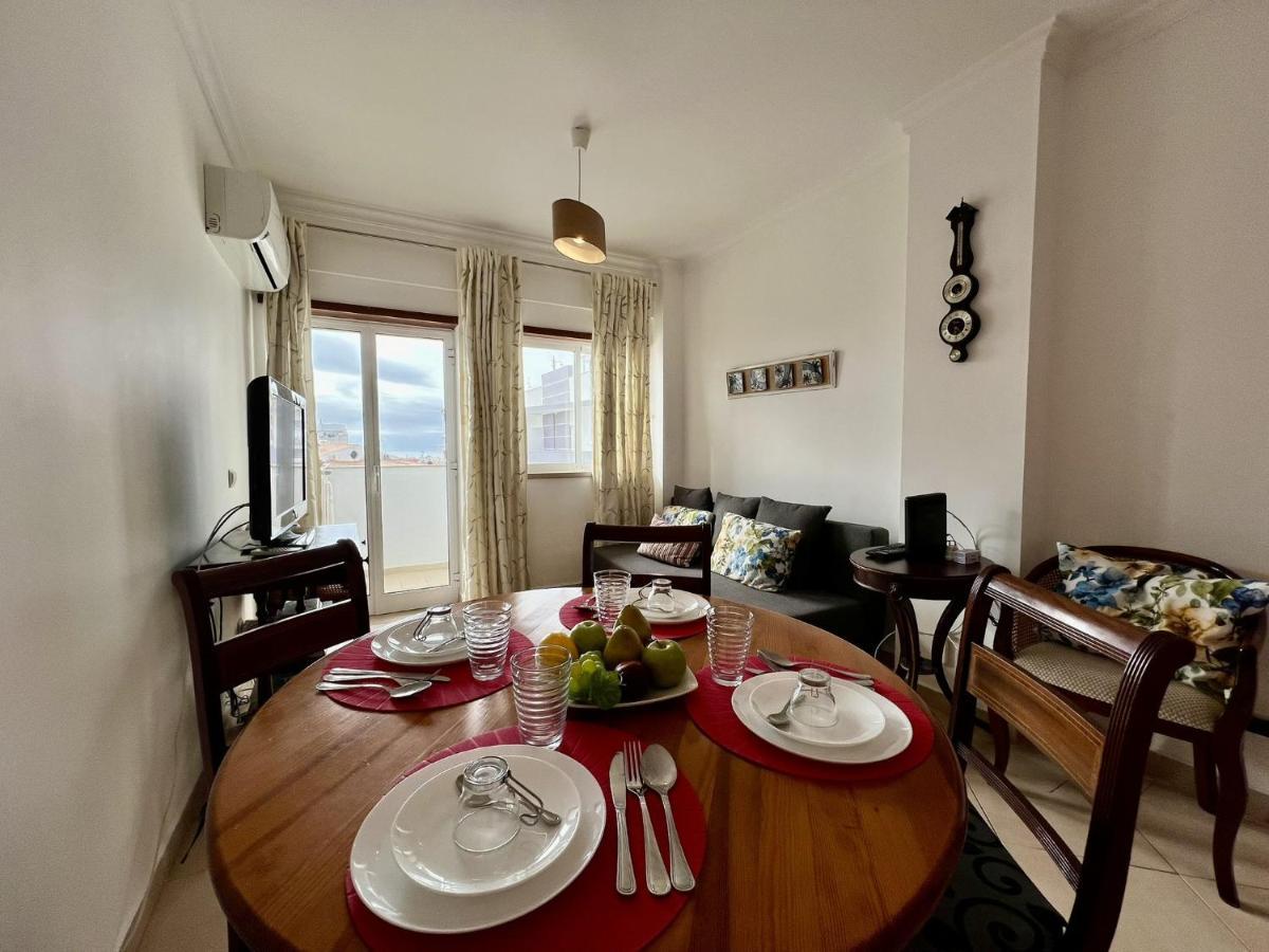 Vintage With Pool By Homing Apartment *
