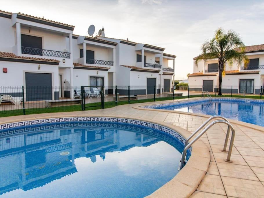 Magnolia O House - Pool View & Privat Garden & Garage * Albufeira