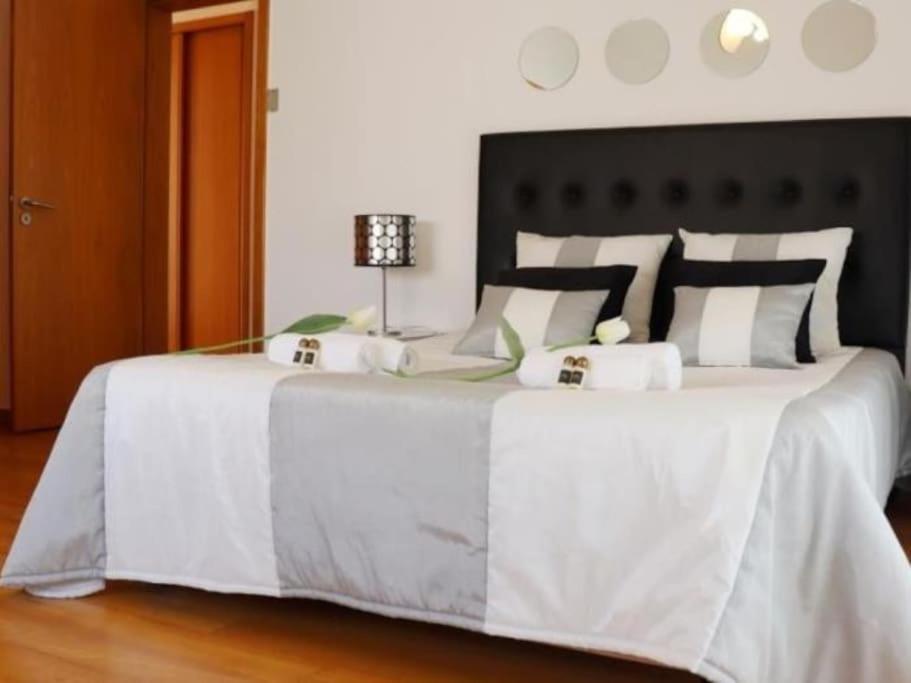 Girassol - Privat Pool & Garage & Center Villa Albufeira