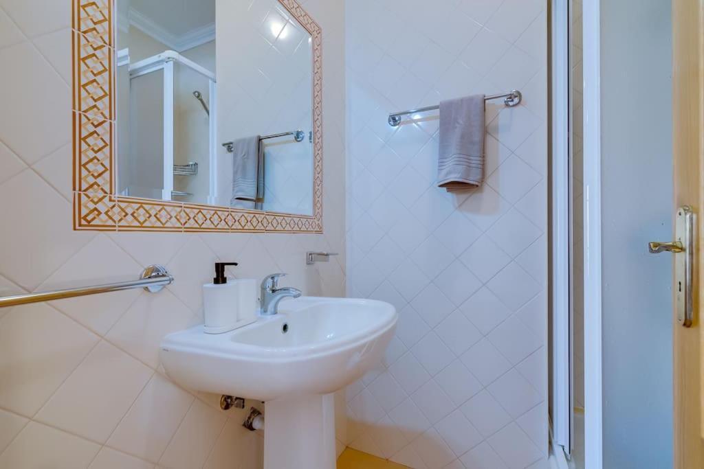 Collection Side - Oura 200 Meters Vakantiehuis *
