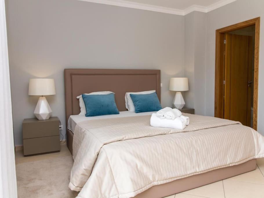 Magnolia O House - Pool View & Privat Garden & Garage Villa Albufeira