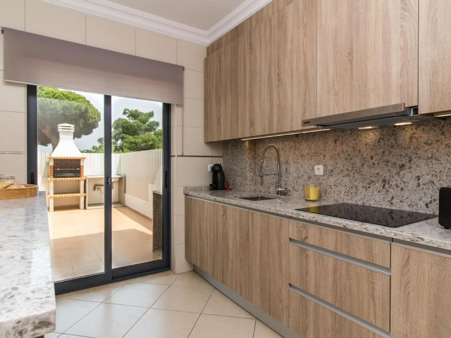 Magnolia O House - Pool View & Privat Garden & Garage Albufeira