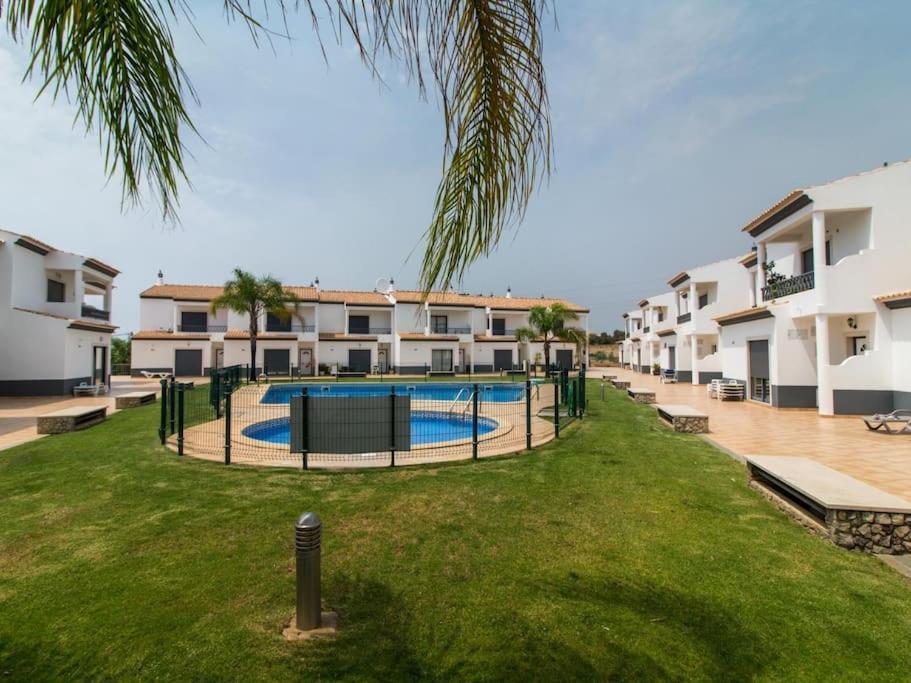 Magnolia O House - Pool View & Privat Garden & Garage Albufeira