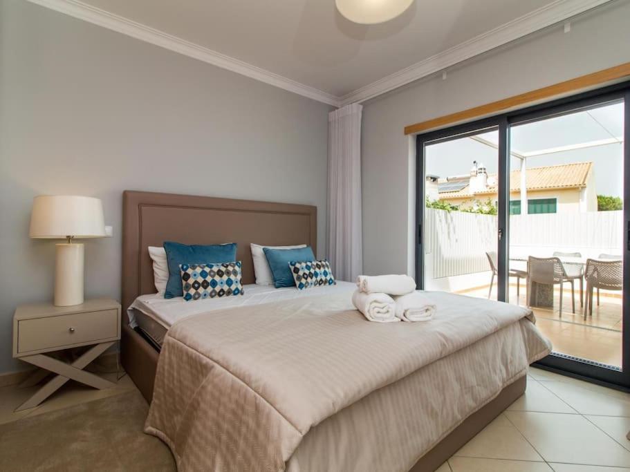 Magnolia O House - Pool View & Privat Garden & Garage Albufeira