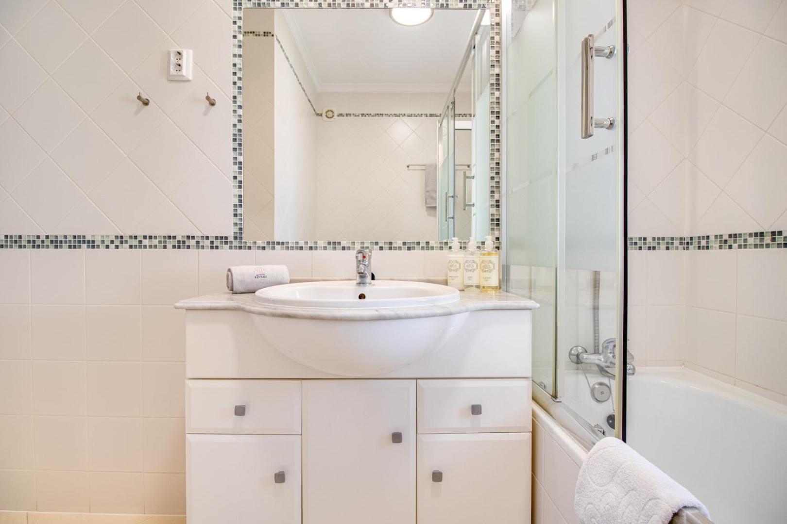 Old Town 2br 50m Ocean W/ Ac Wi-fi Parking Terrace *