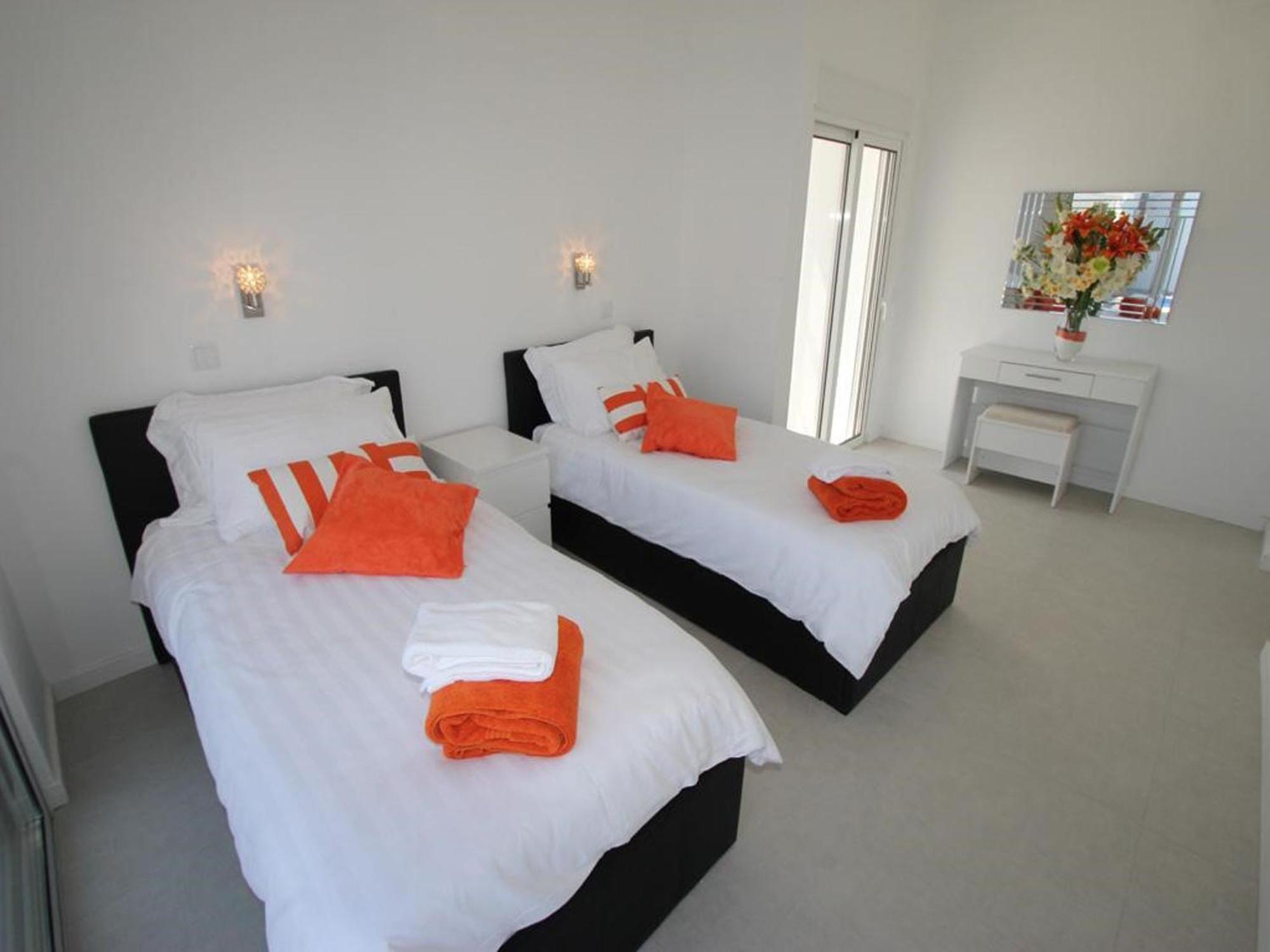 #117 La Jax By Holidays Villa *
