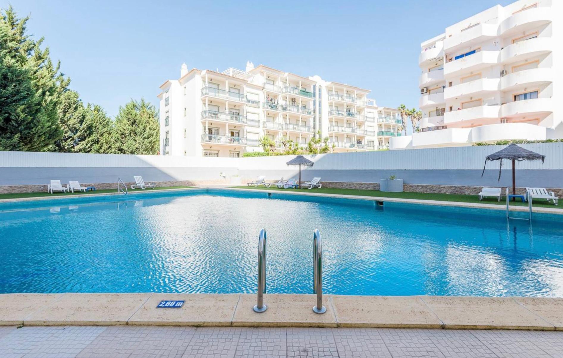 Apartment Em - Com Piscina