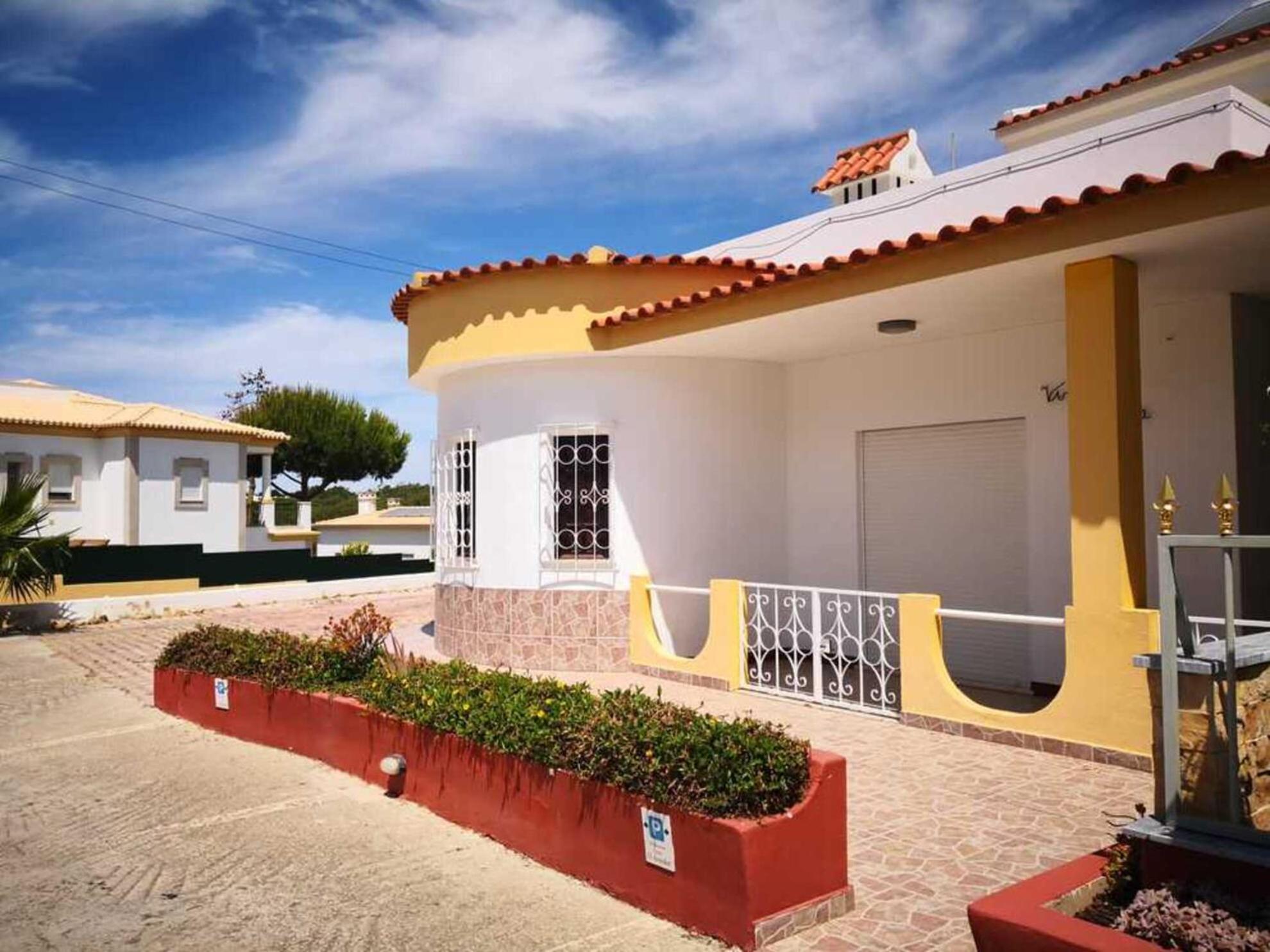 Balaia Beach House *