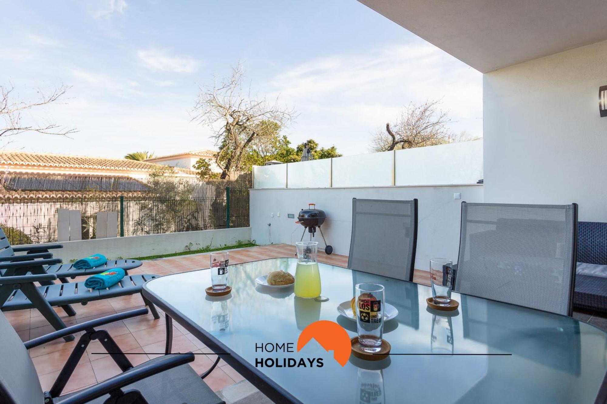 #206 Alicia's Flat By Holidays *