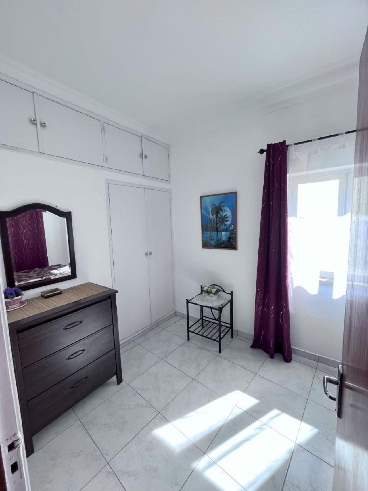 Near The Ocean Rua 5 De Outubro Apartment