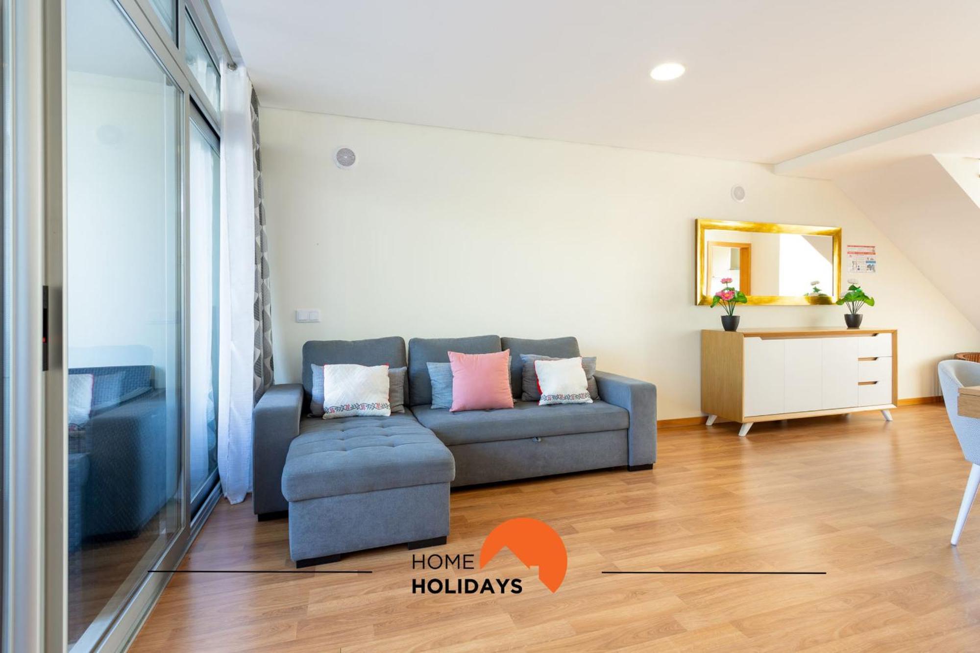 #206 Alicia's Flat By Holidays