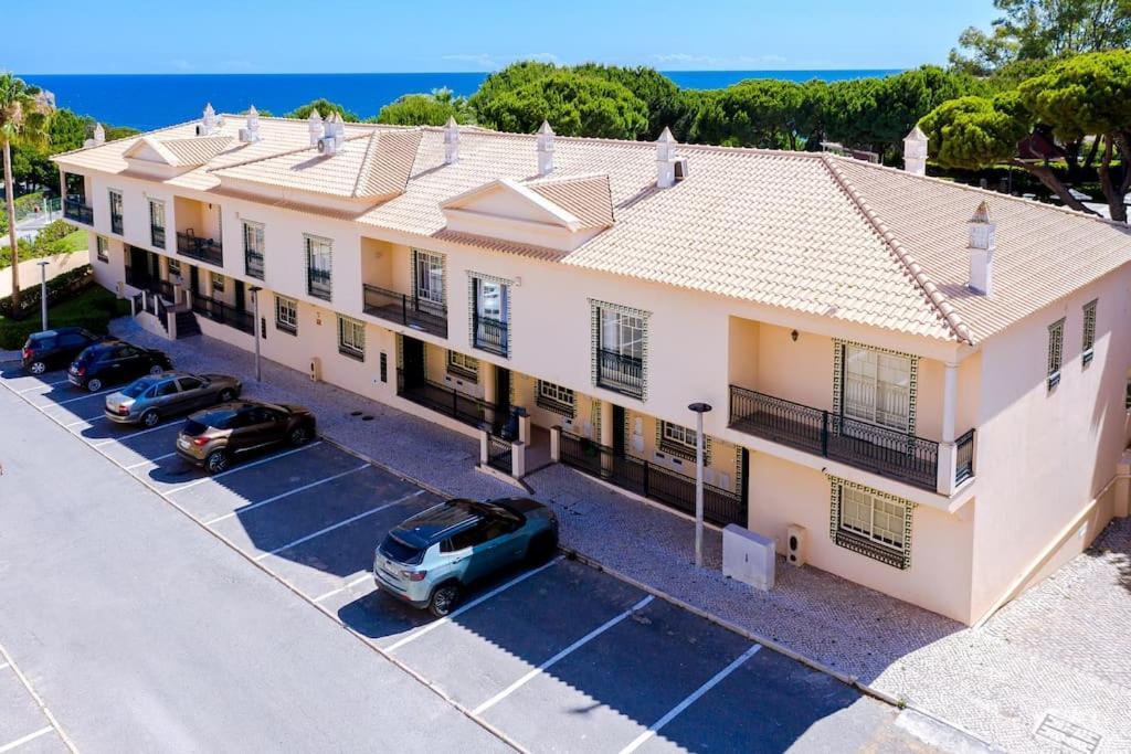 Collection Side - Oura 200 Meters Vakantiehuis *