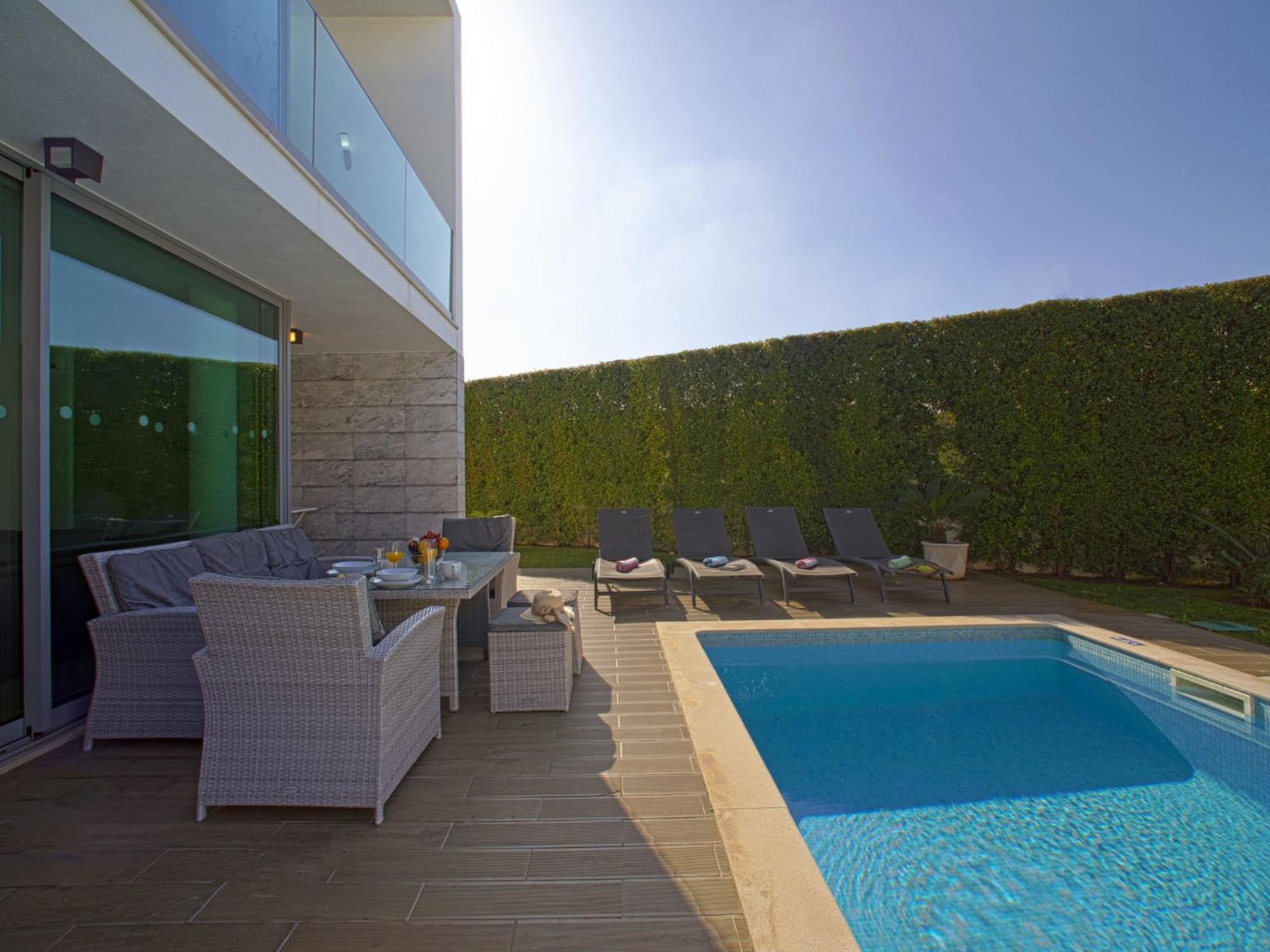Pires By Interhome * Albufeira