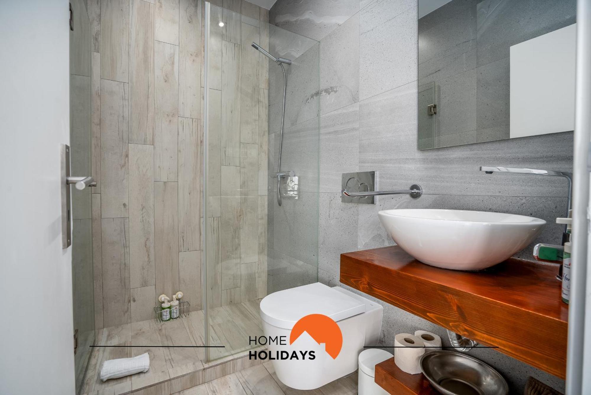 #213 Roja Pe By Holidays Pousada